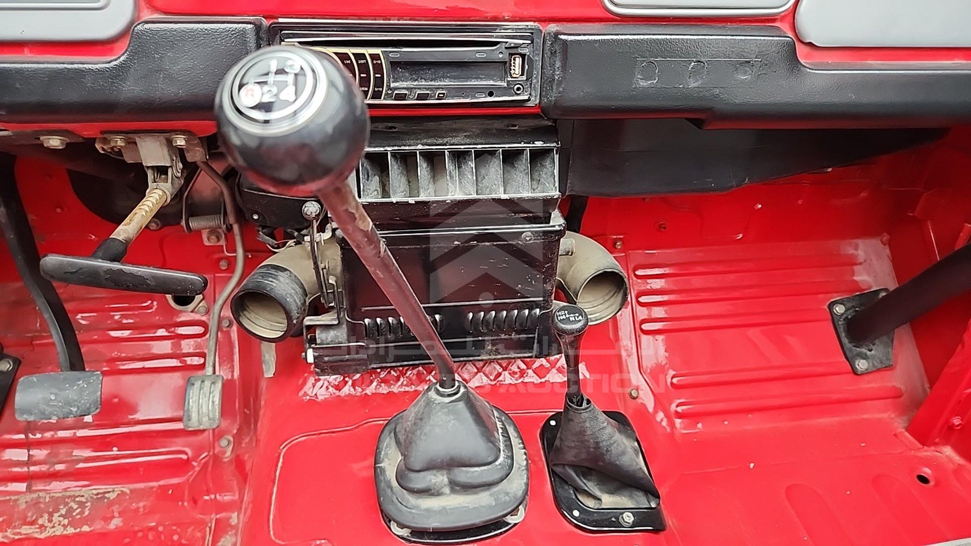 1976 TOYOTA LAND CRUISER VIN: FJ40208941
