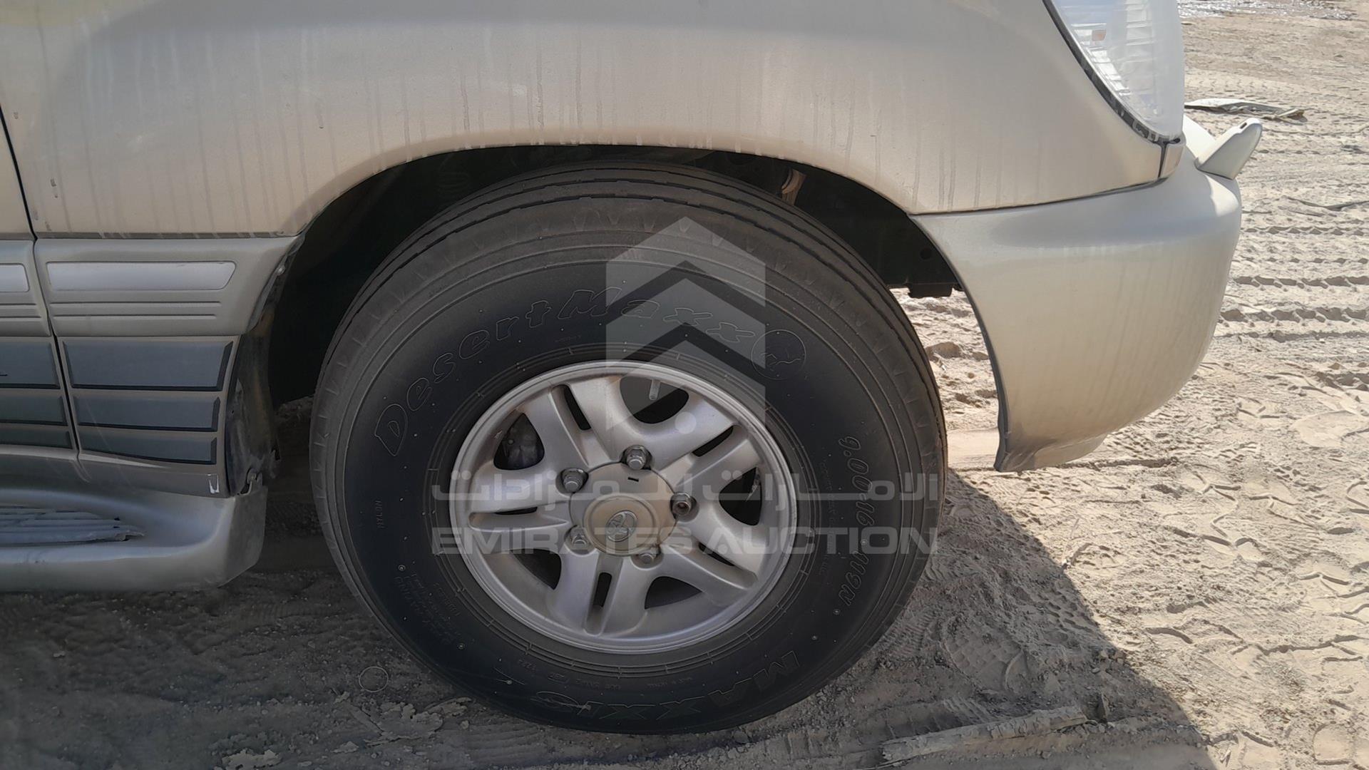 2006 TOYOTA LAND CRUISER VIN: JTEHT05J262085590