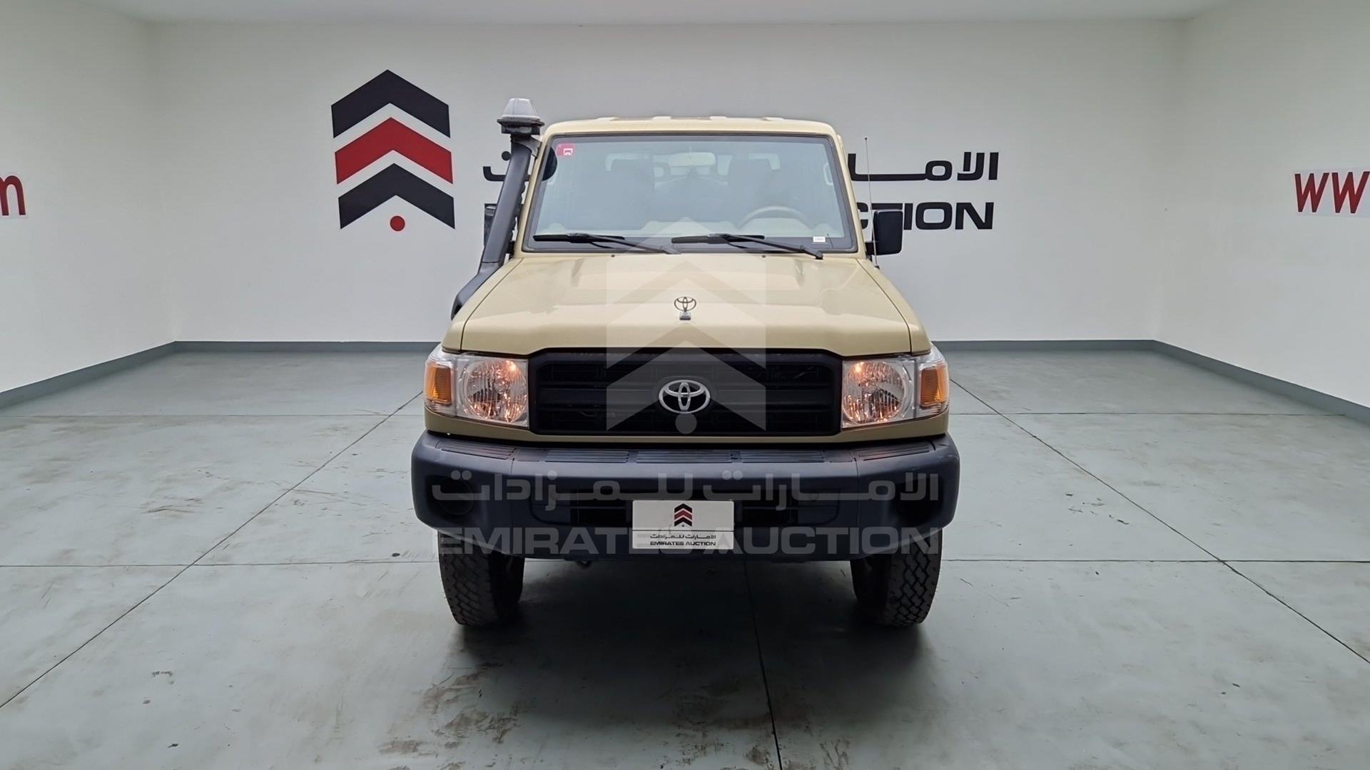 2018 TOYOTA LAND CRUISER VIN: JTFBU71J4J7061431