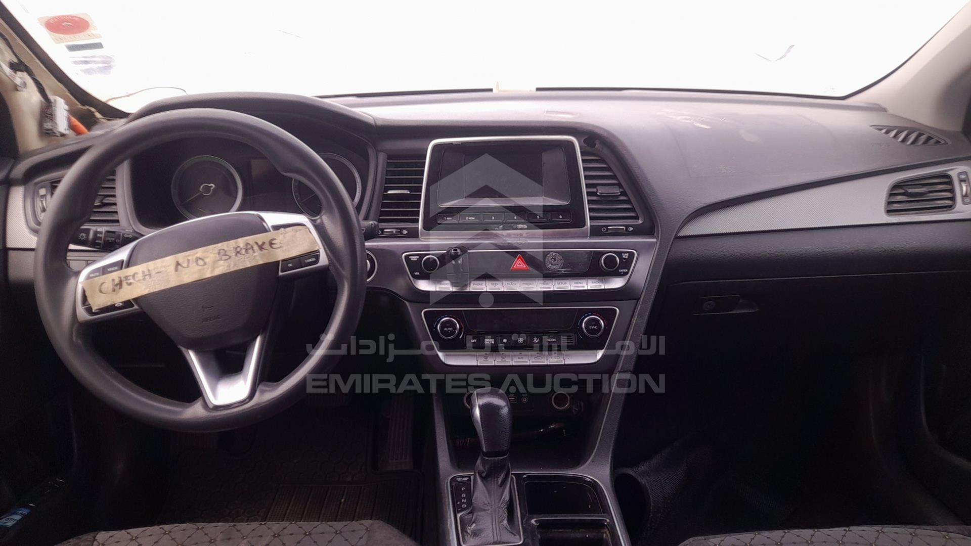 2018 HYUNDAI SONATA VIN: KMHE24135JA081987