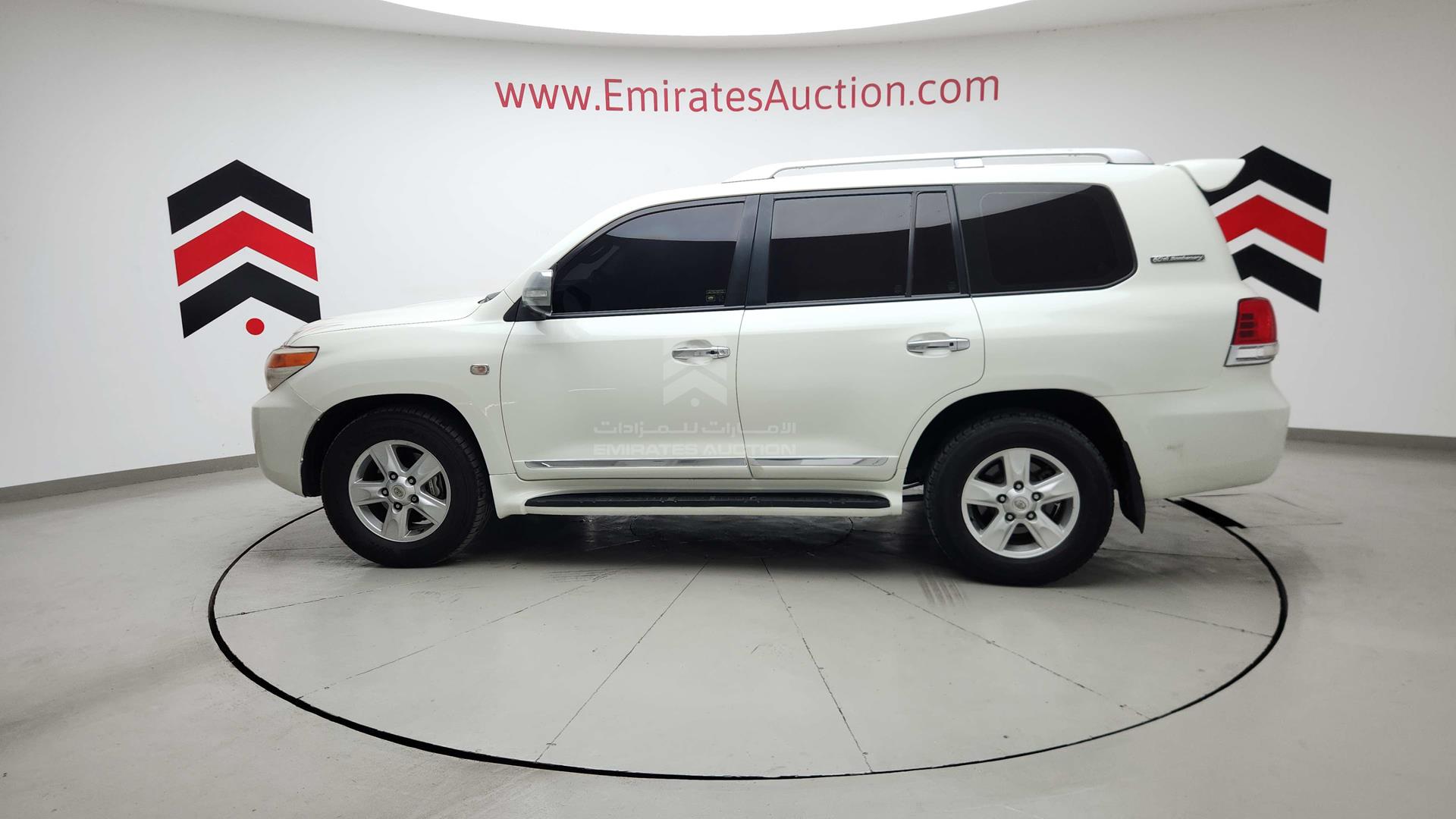 2011 TOYOTA LAND CRUISER VIN: JTMHT05J0B4039615