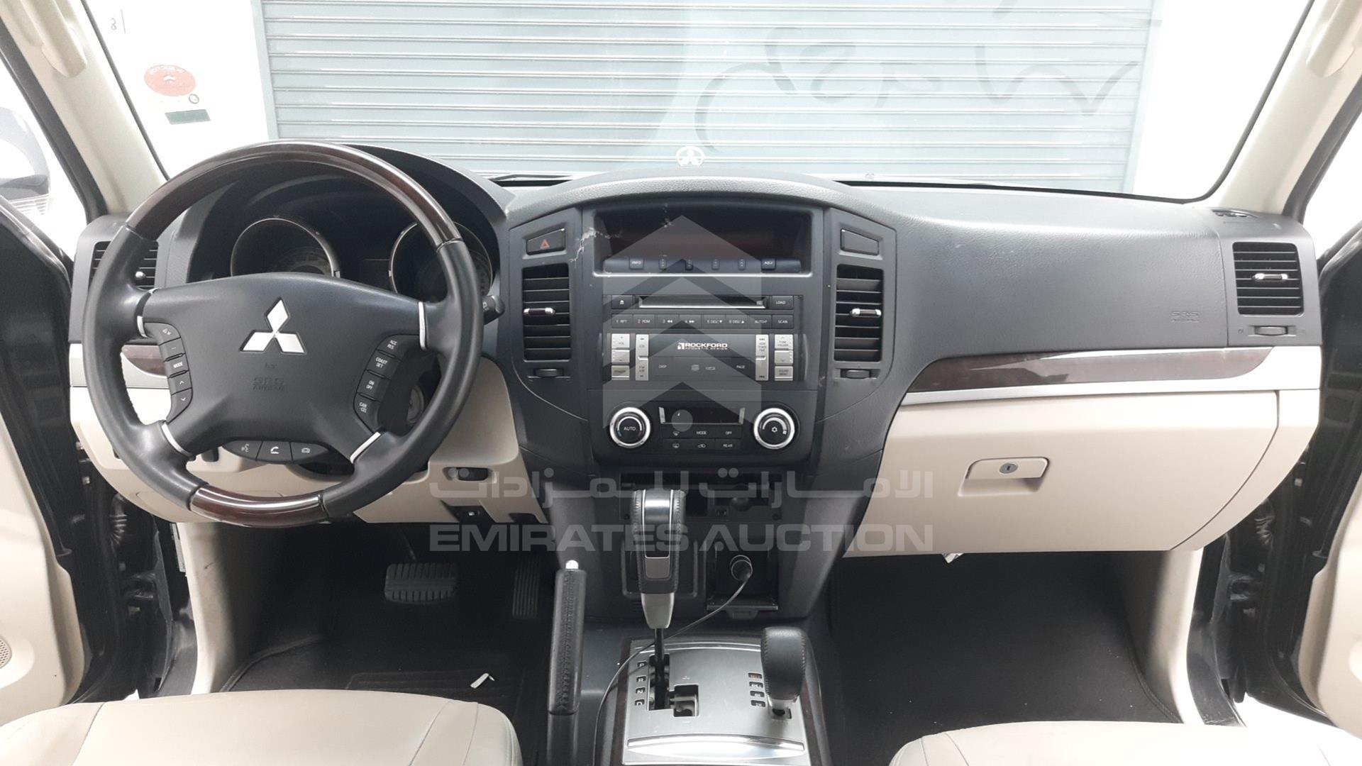 2011 MITSUBISHI PAJERO VIN: JMYLRV95WBJ706153