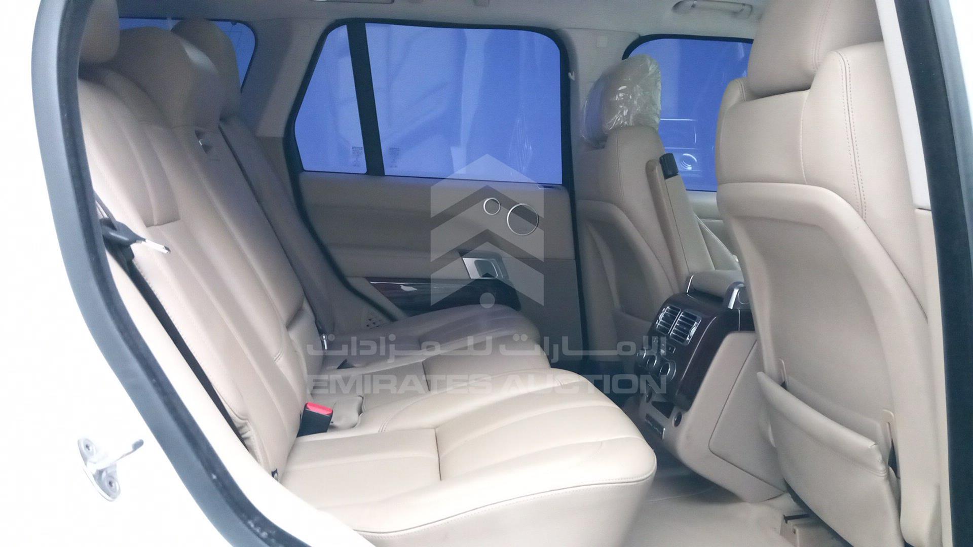 2014 RANGE ROVER VOGUE VIN: SALGA2DF6EA132437