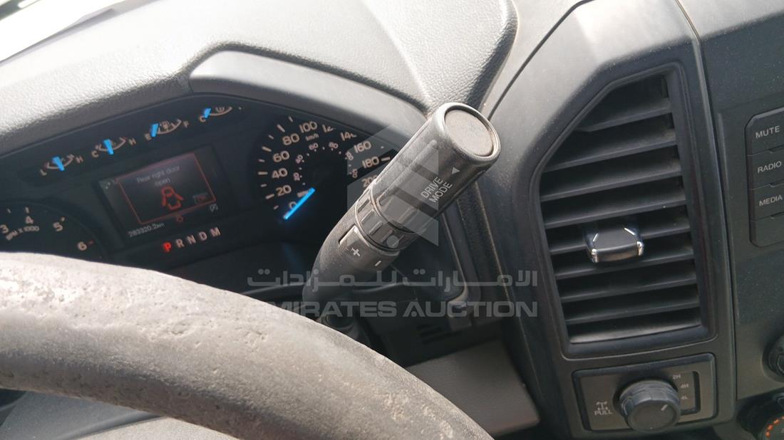 فورد اف 150 2019 — زاوية ناقل الحركة — صورة 18