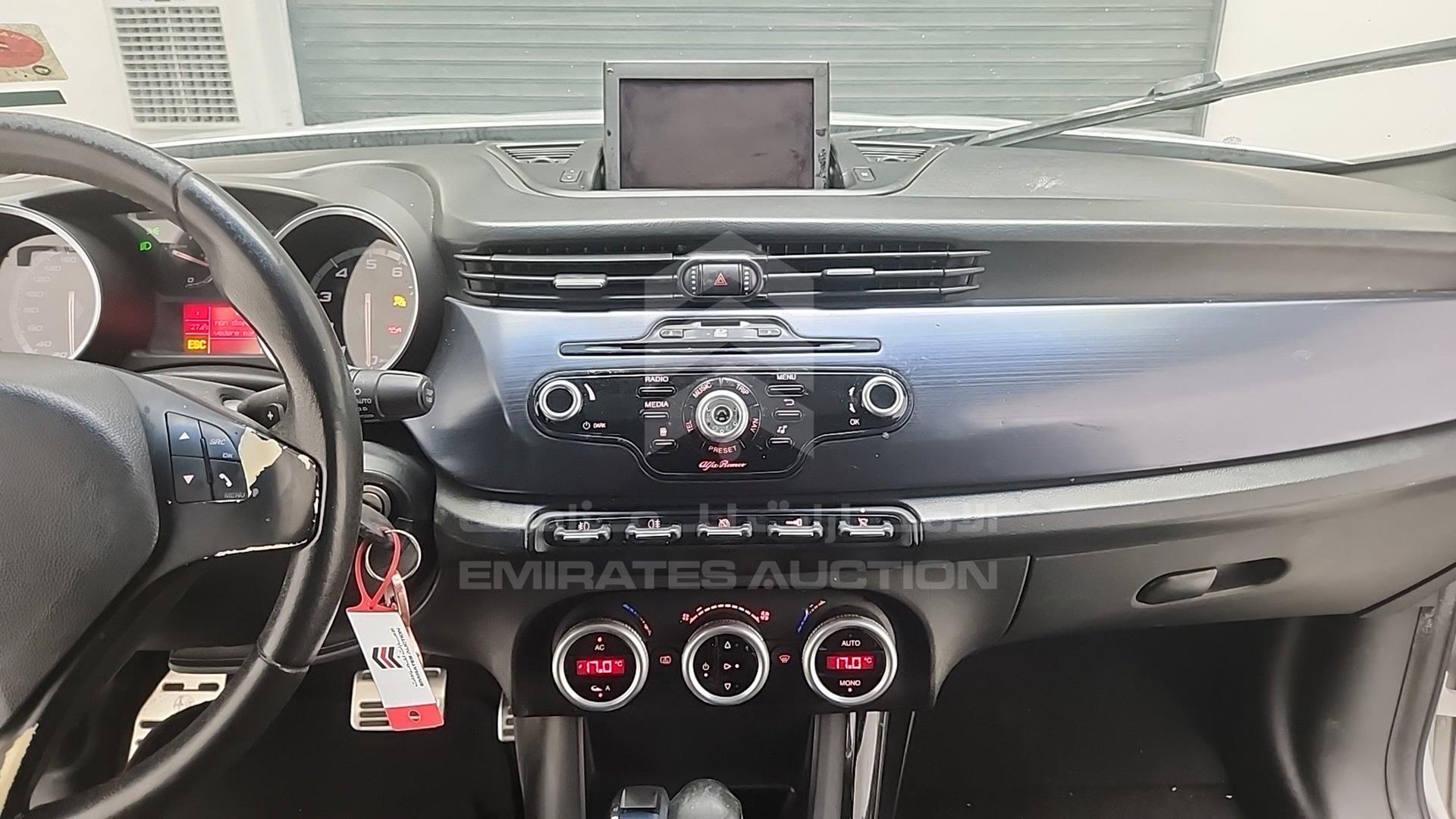 2014 ALFA ROMEO GILULIETTA VIN: ZARCABCA0E7216185