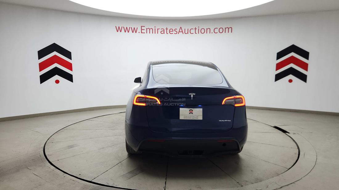 تيسلا Model Y 2024 — الزاوية الخلفية — صورة 9
