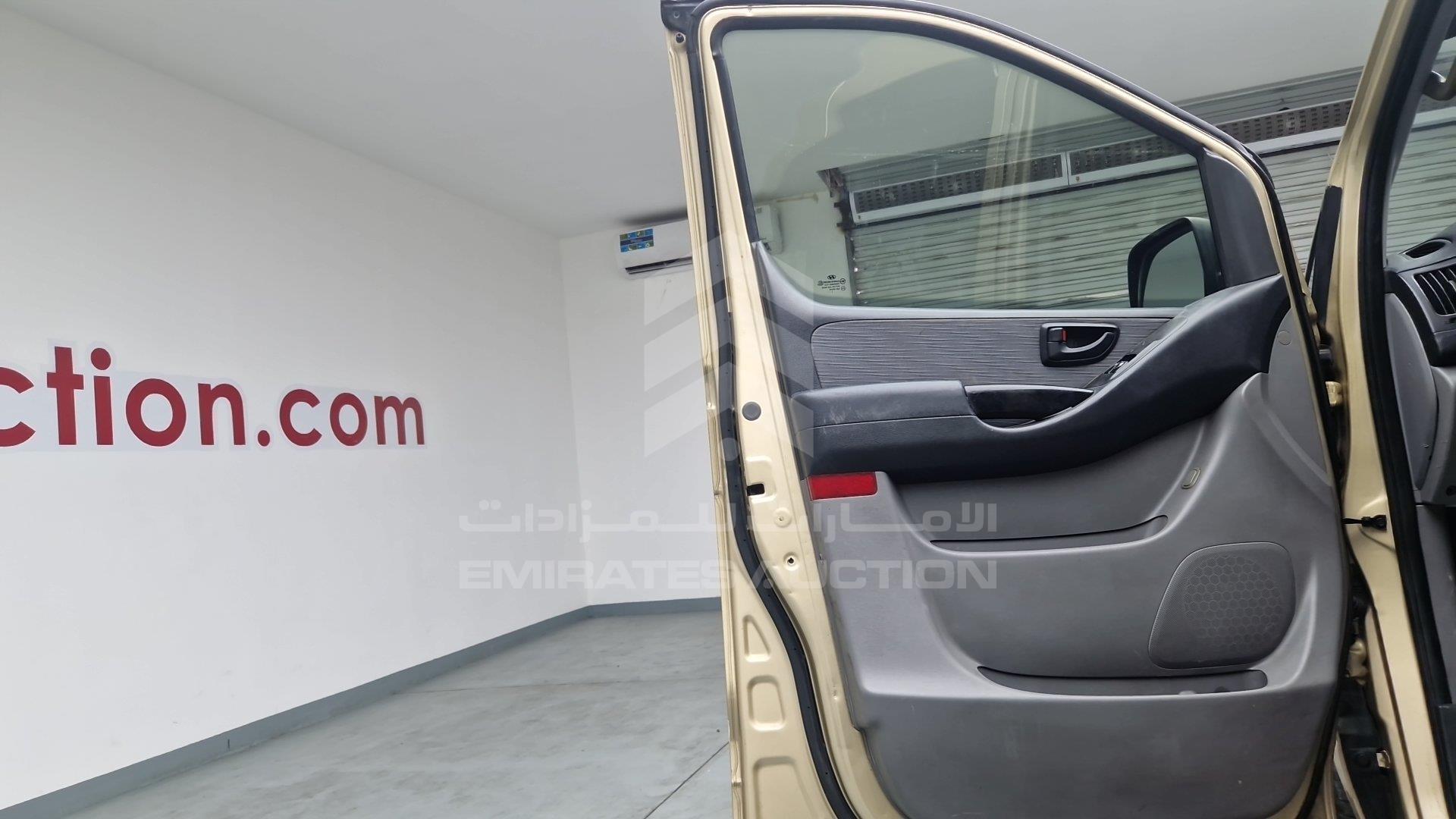 KMHWG81R1CU430694 - 2012 Hyundai H1 - #504560