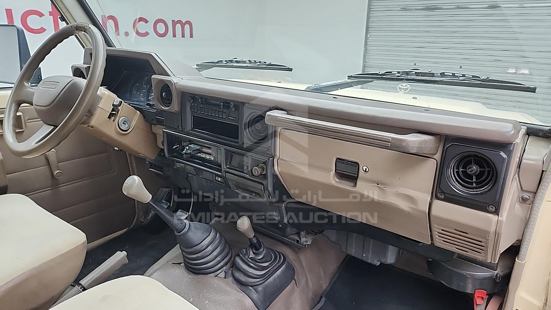 2000 TOYOTA LAND CRUISER VIN: JTFLJ71JXY8000683