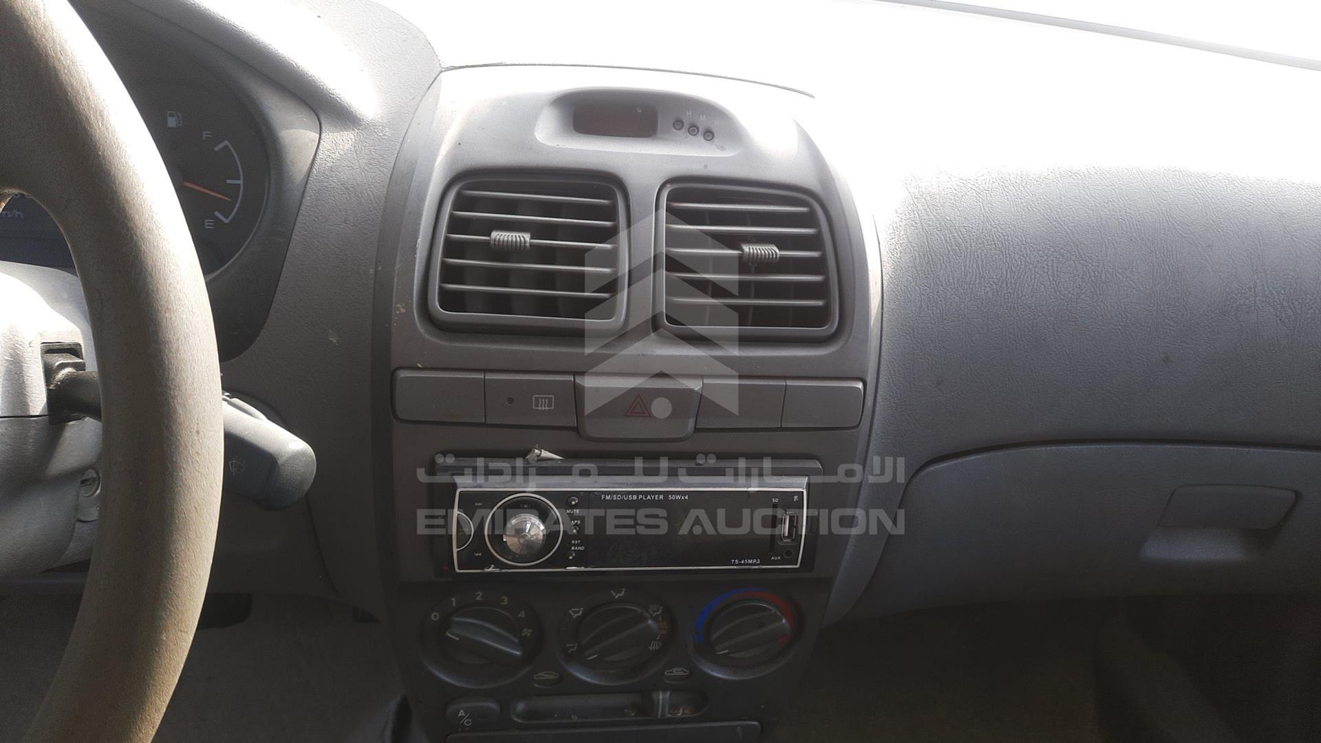 2002 HYUNDAI ACCENT VIN: KMHCG41GX2U293473