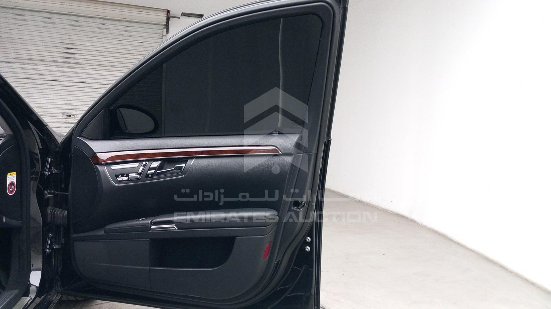 2009 MERCEDES S 500 VIN: WDDNG71X99A243700