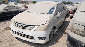 2014 Toyota Innova — Front Left Angle — Photo 5 — Thumbnail