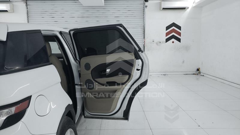 SALVA2BG4FH967657 Auction: EmiratesAuction Lot: 405169 SALVA2BG4FH967657 Range Rover Evoque 2015 WHITE Photo 22