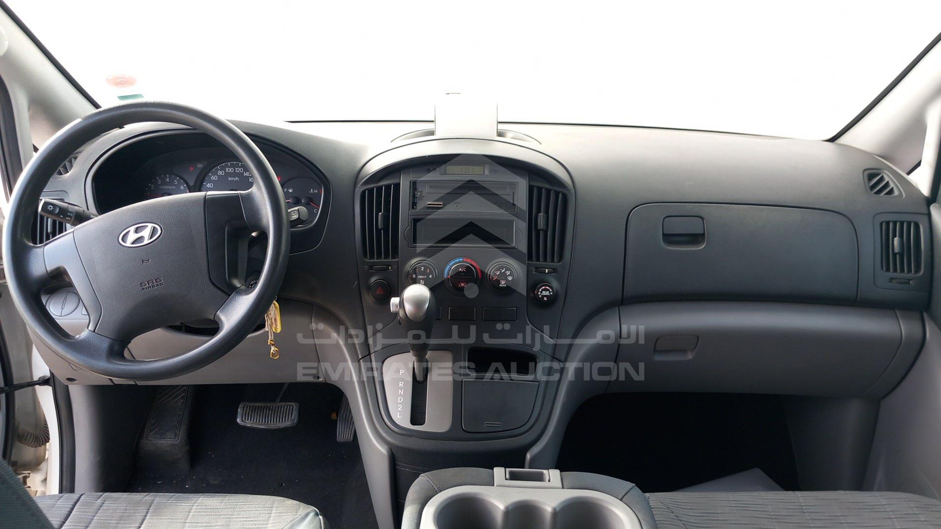 2016 HYUNDAI H1 VIN: KMJWA37RXGU725731
