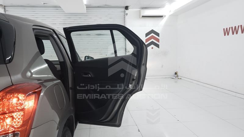 KL7CJKSB3LB353620 Auction: EmiratesAuction Lot: 409549 KL7CJKSB3LB353620 Chevrolet Trax 2020 BROWN Photo 25