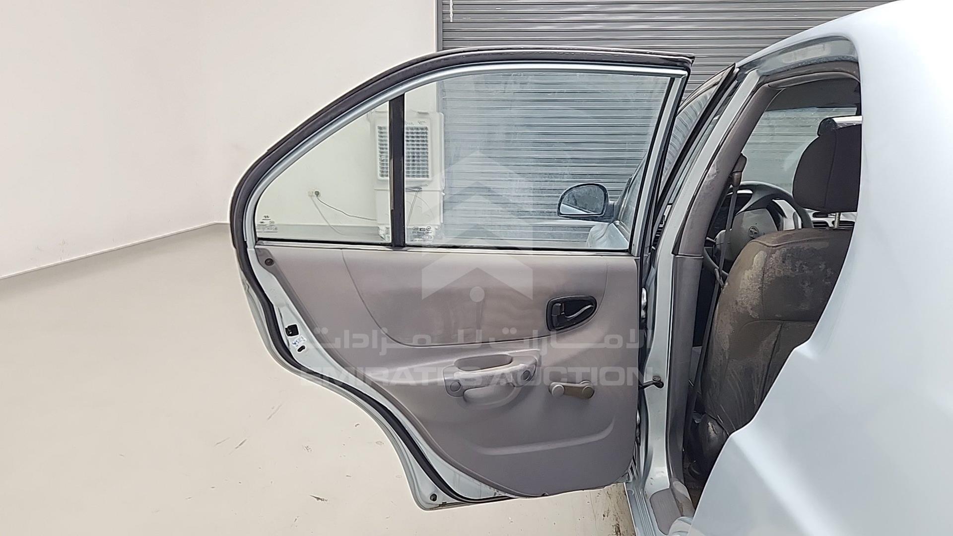 2004 HYUNDAI ACCENT VIN: KMHCG41F54U546211
