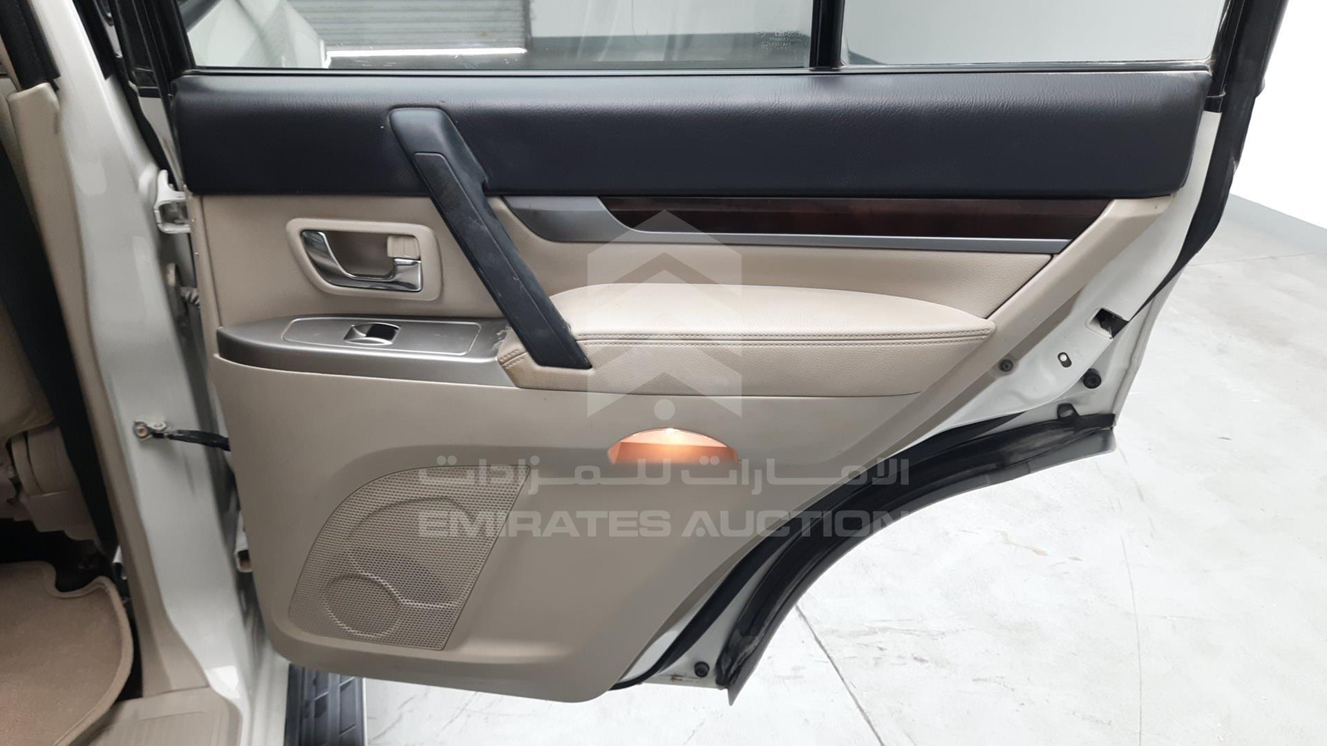 2017 MITSUBISHI PAJERO VIN: JE4MR62N3HJ705986