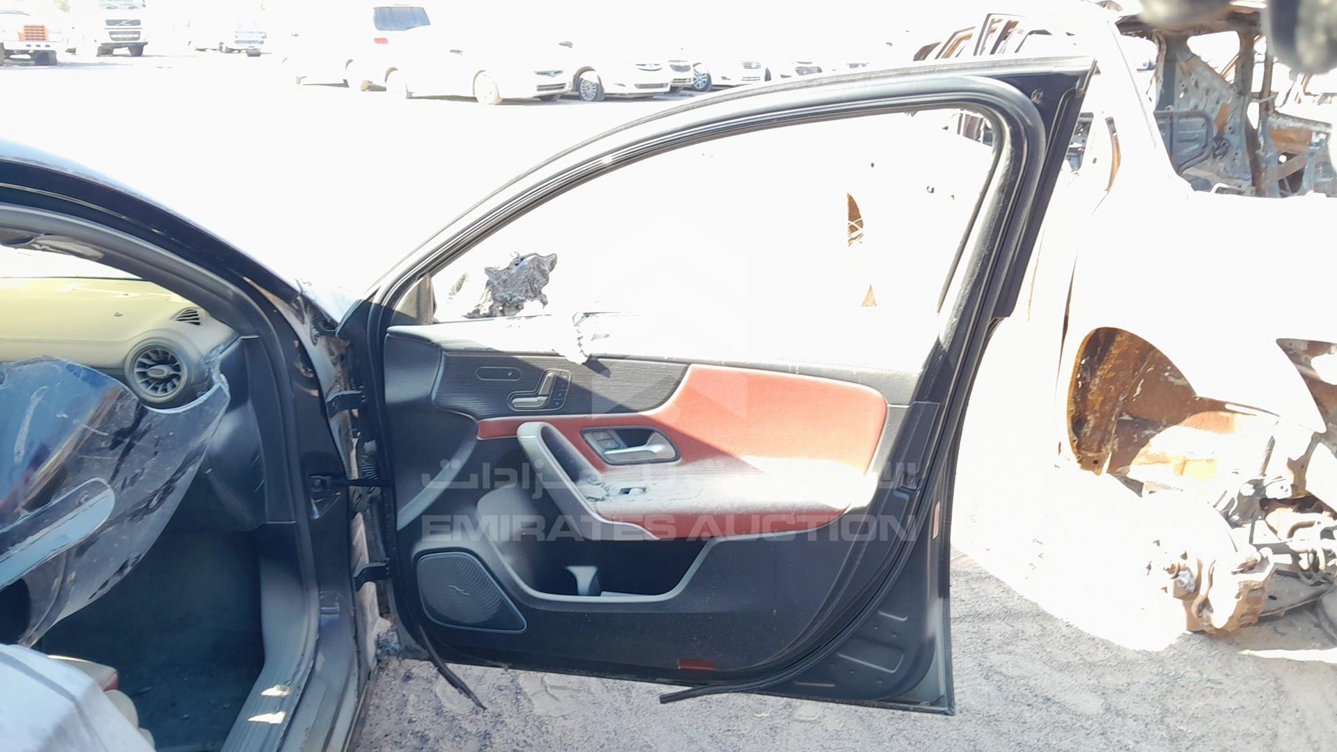 2019 MERCEDES C200 VIN: WDD3G4EB9KW015497