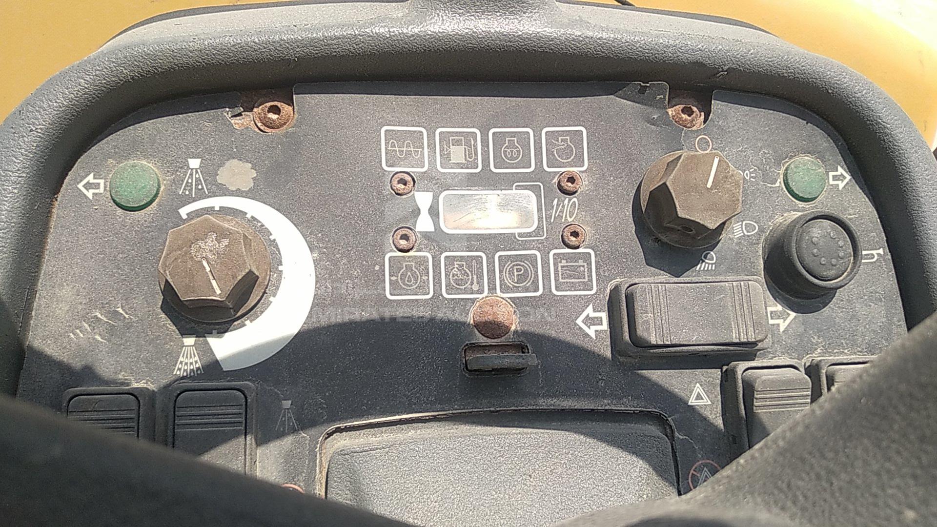 2015 CATERPILLAR --- VIN: CATCB14BB47800276