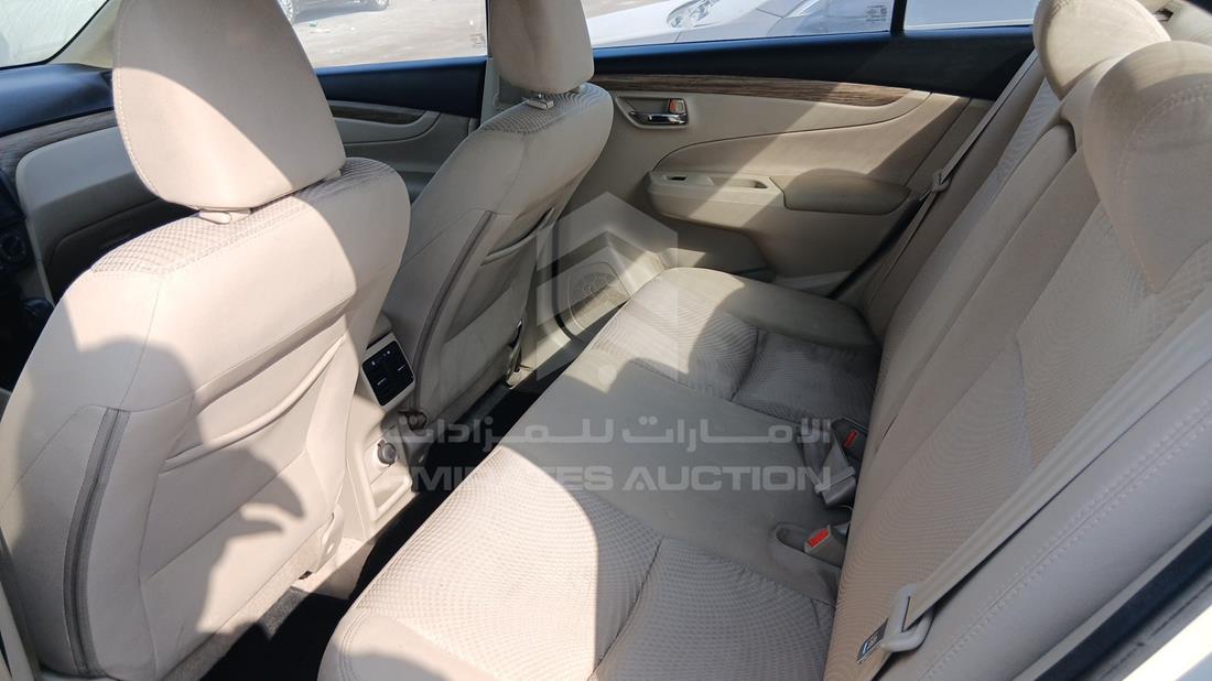 سوزوكي سياز 2023 — زاوية الراكب الخلفي اليسرى — صورة 20