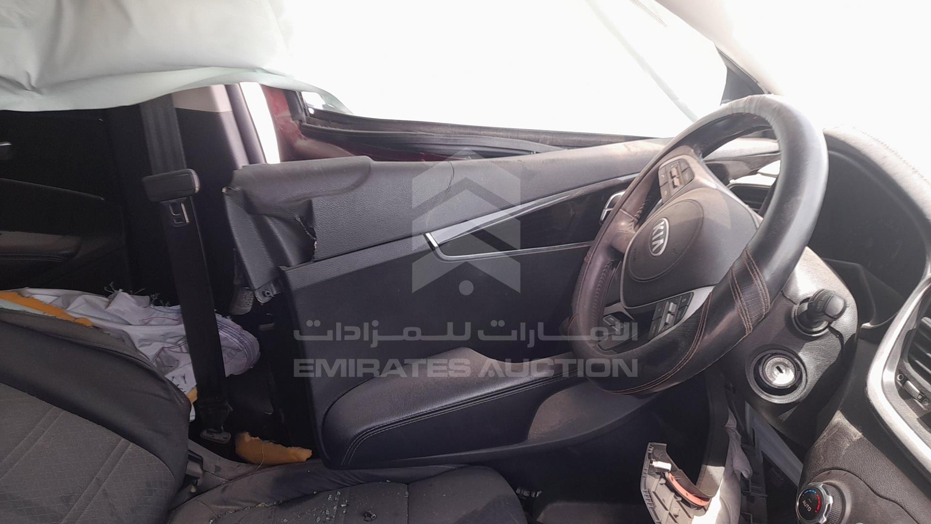 2019 KIA SORENTO VIN: 5XYPGDA54KG587151