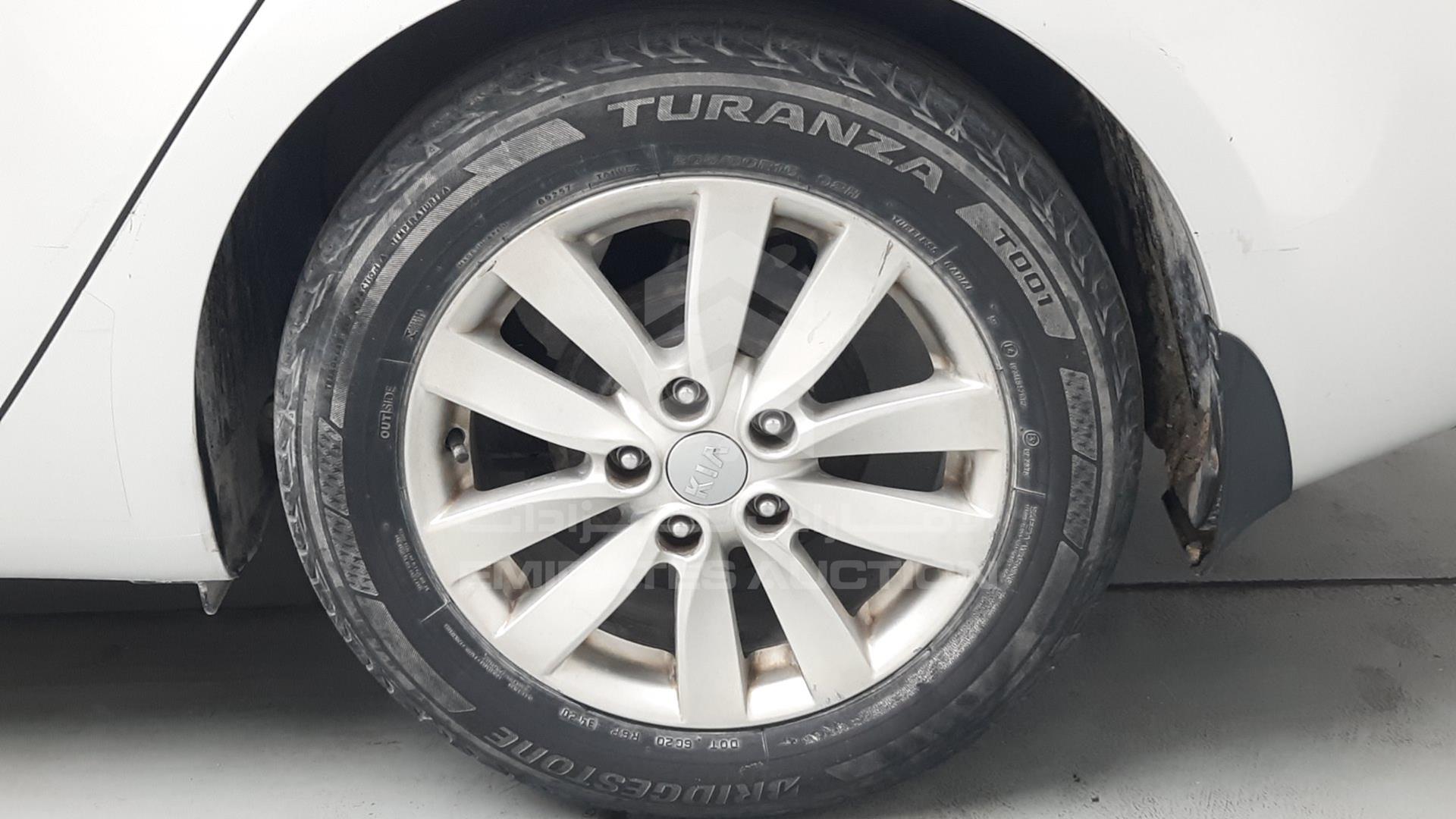2014 KIA CERATO VIN: KNAFX4113E5172678