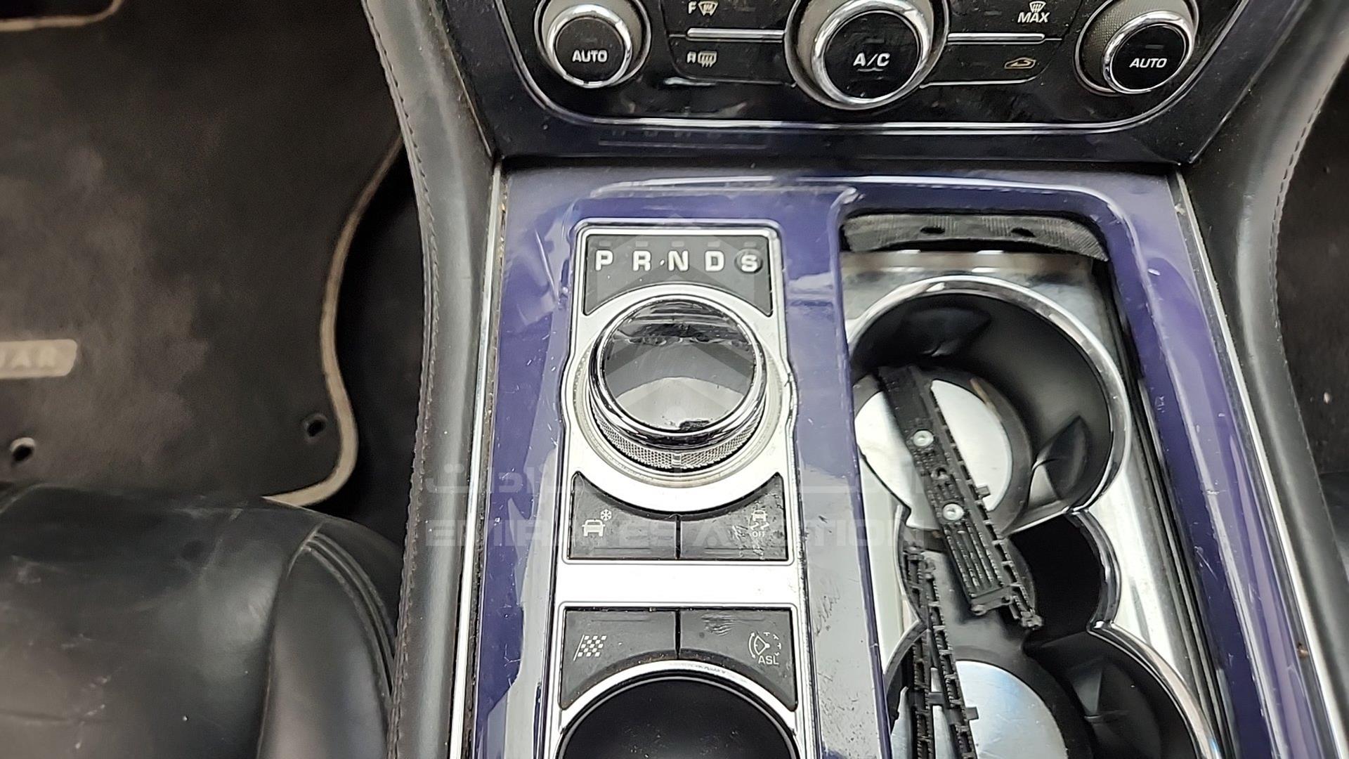 2013 JAGUAR X J VIN: SAJWJ1CD6D8V47889