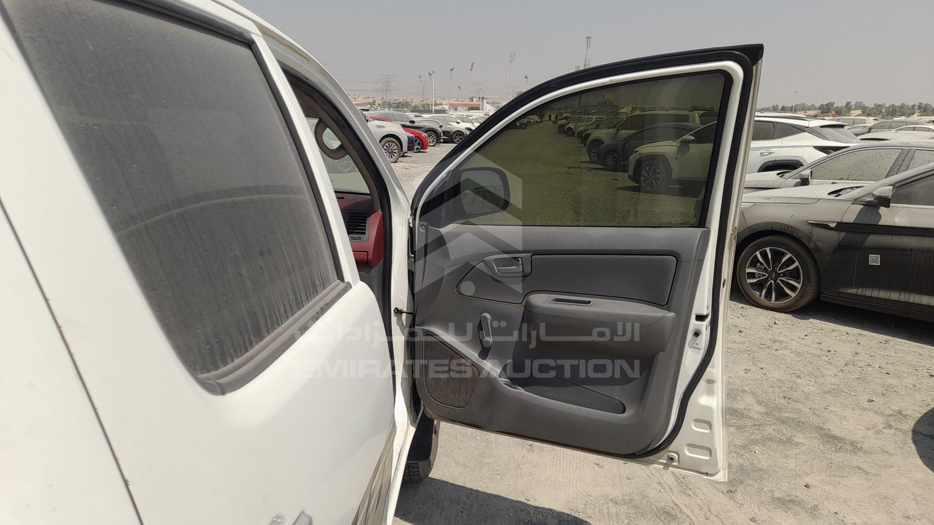 2010 TOYOTA HILUX VIN: MR0FX22G0A1035615