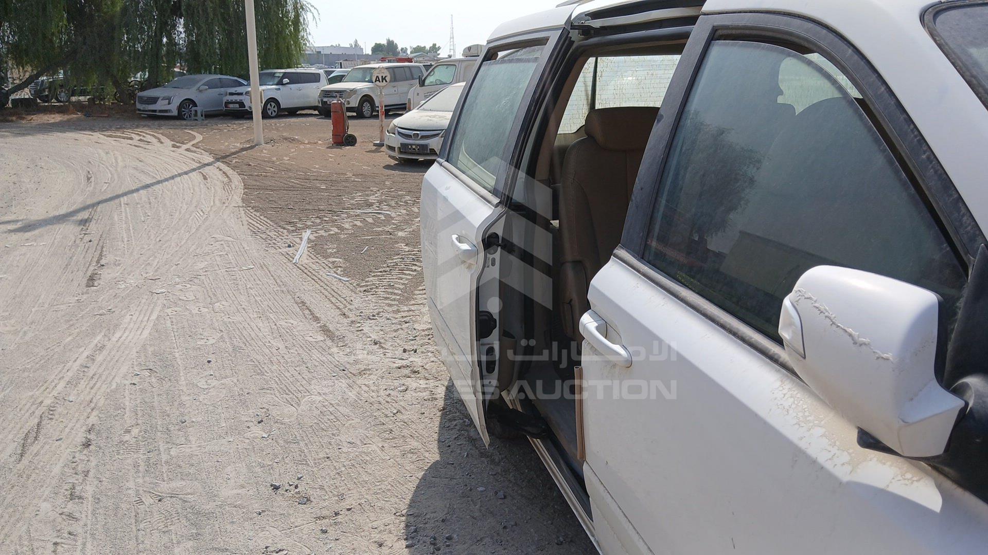 2011 KIA CARNIVAL VIN: KNAMH8176B6368474