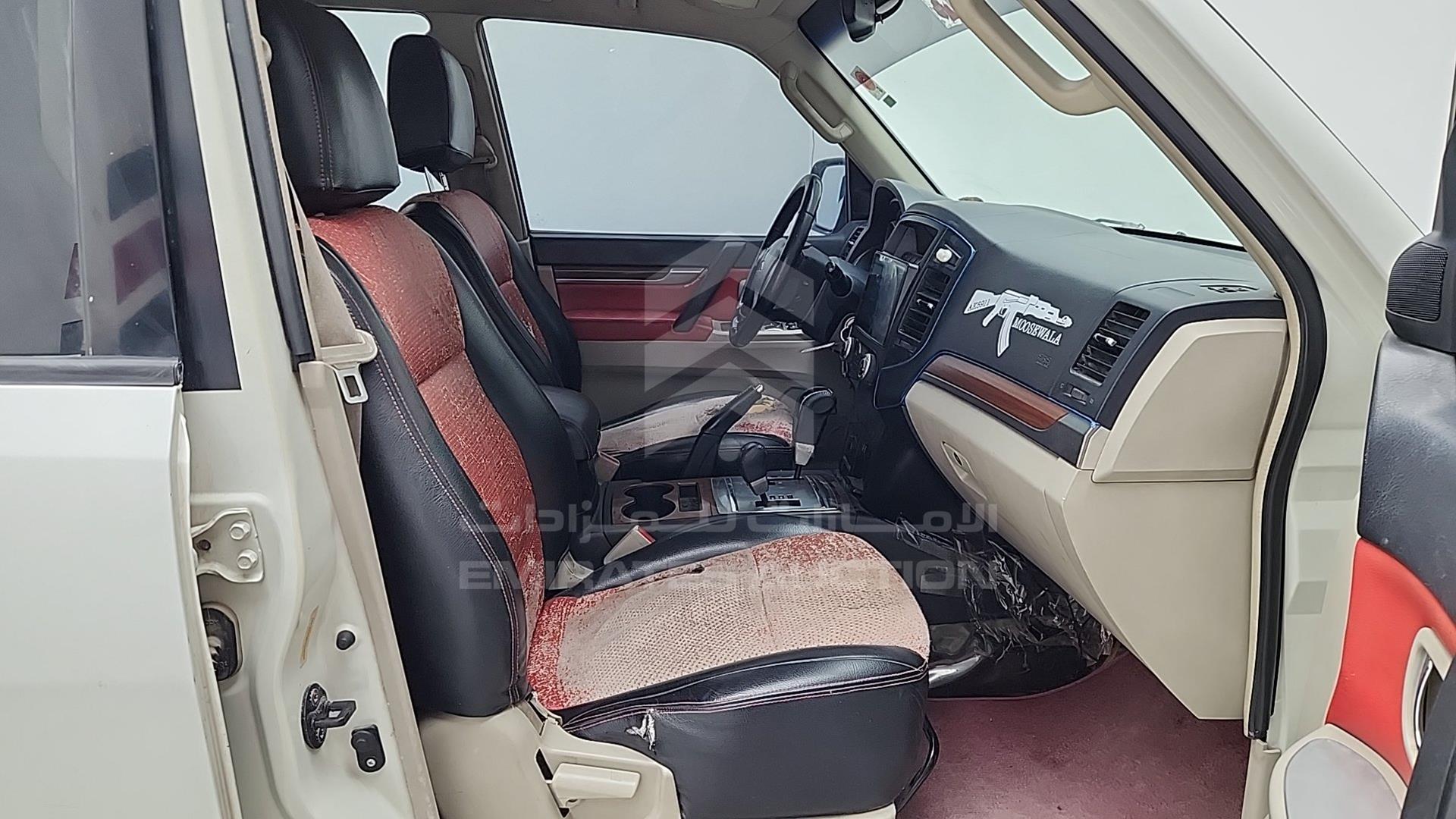 2009 MITSUBISHI PAJERO VIN: JMYLRV93W9J703606