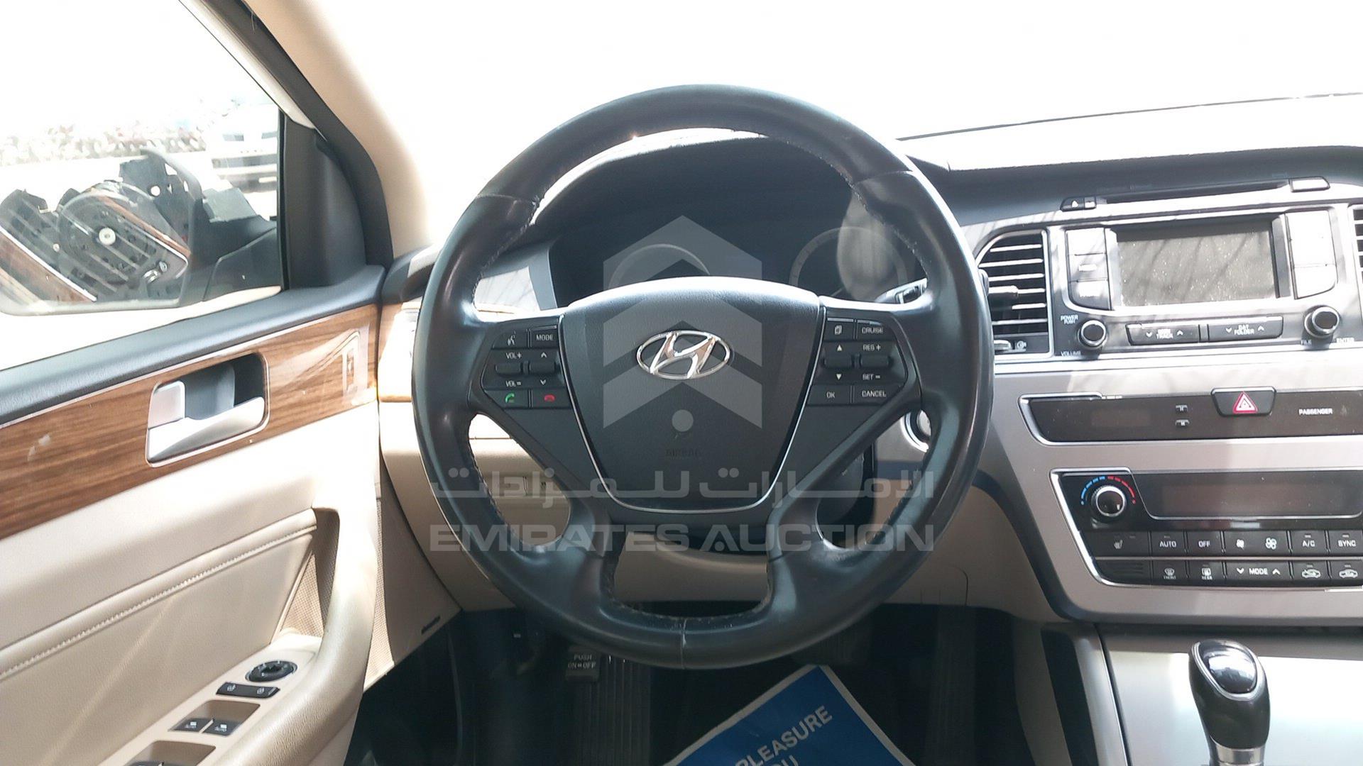 2015 HYUNDAI SONATA VIN: 5NPE34AF8FH208386