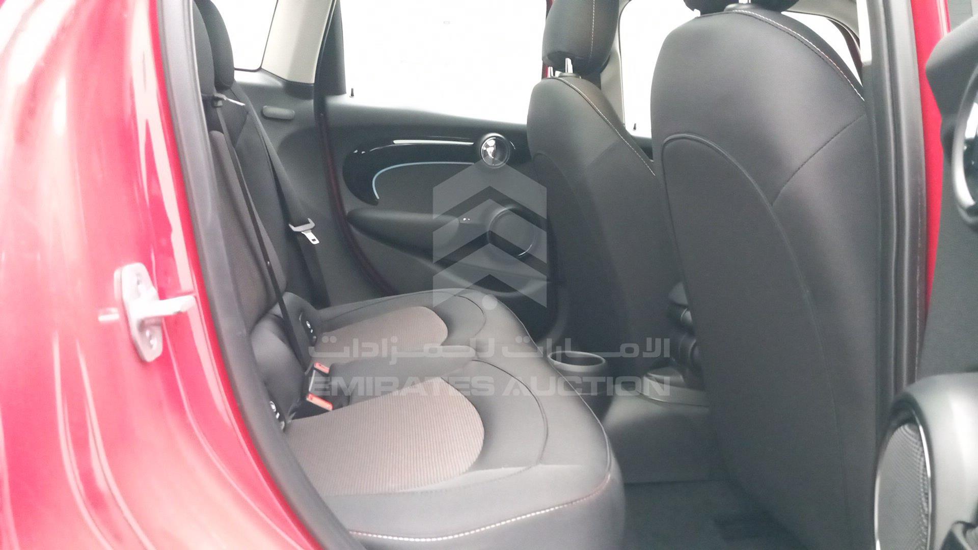 2024 MINI COOPER VIN: WMW31DK06R2V86104
