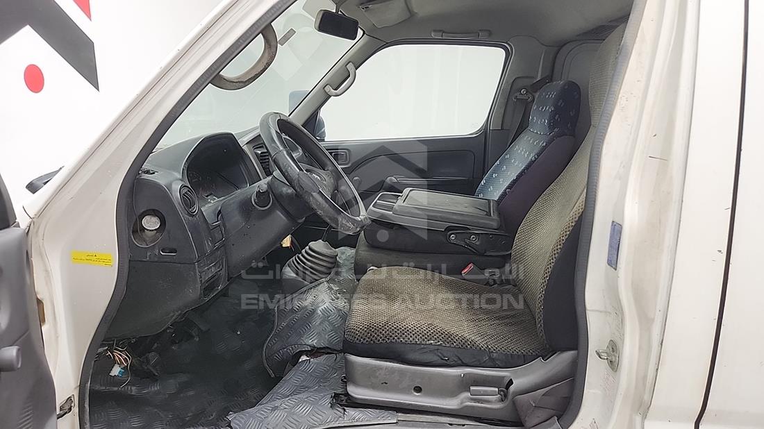 2010 Nissan Urvan — Front Left Driver Seat View — Photo 7