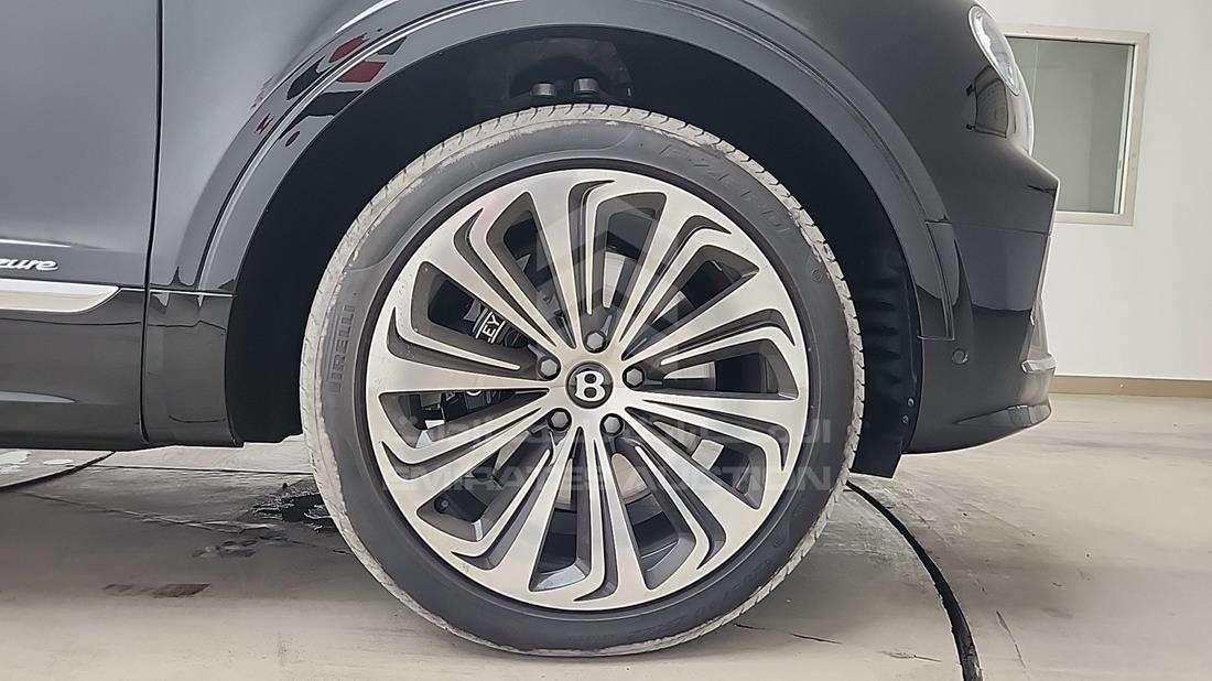 2025 Bentley Bentayga — Front Right Tyre — Photo 36