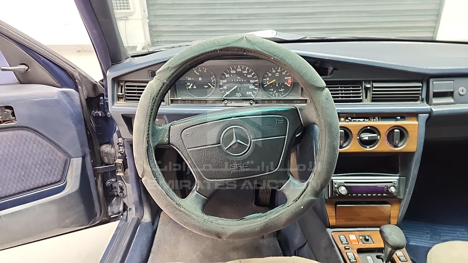 1993 MERCEDES E 190 VIN: WDB2010241G048842
