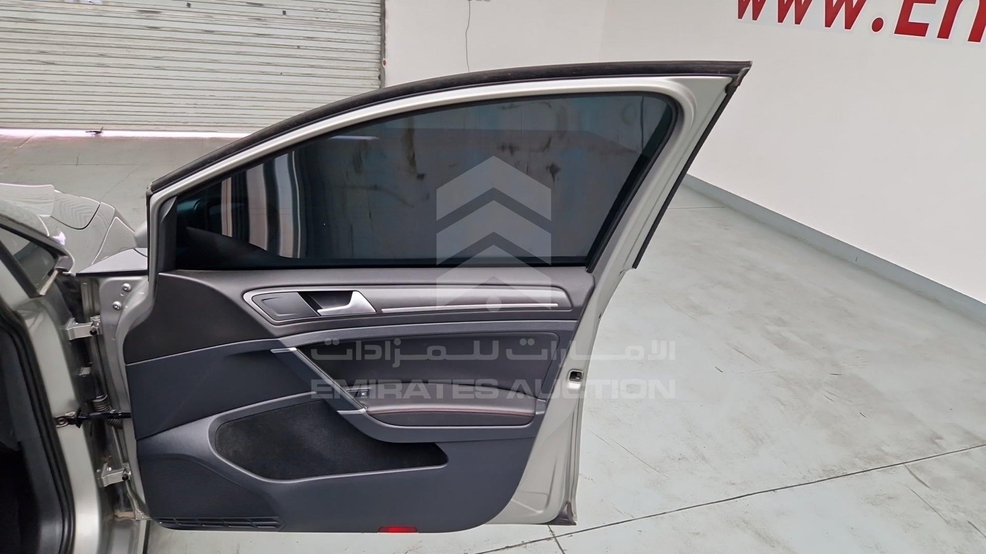 2018 VOLKSWAGEN GOLF VIN: WVWFL2AU7JW034126
