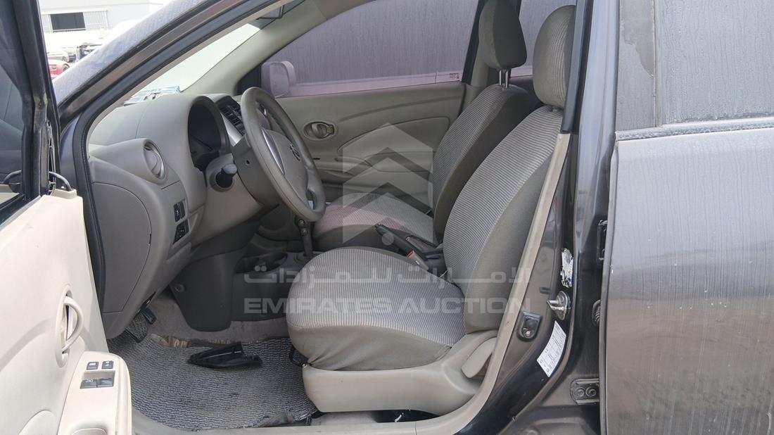 نيسان صني 2023 — زاوية السائق الأمامية اليسرى — صورة 12