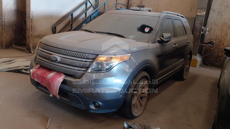 1FM5K8F83EGC18455 Auction: EmiratesAuction Lot: 409503 1FM5K8F83EGC18455 Ford Explorer 2014 GREY Photo 4