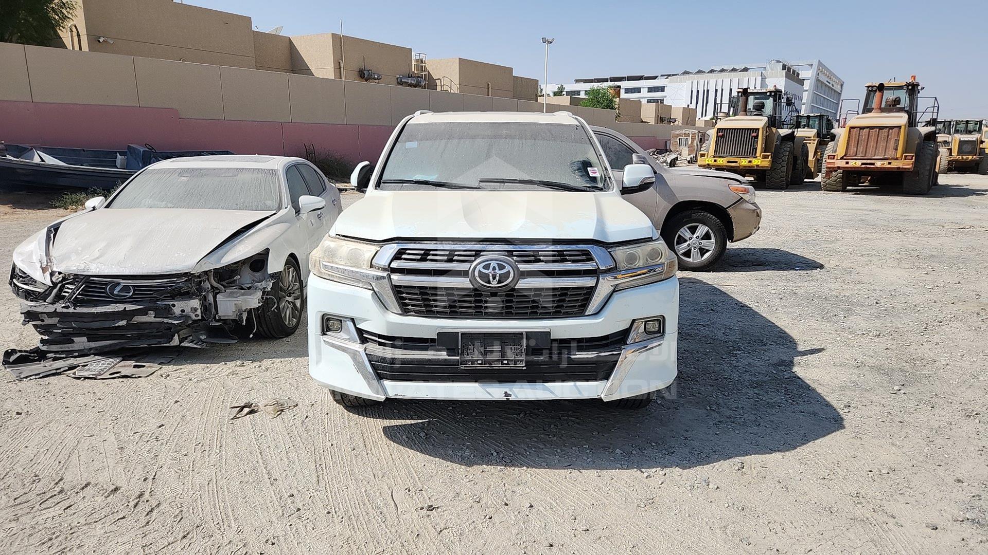 2014 TOYOTA LAND CRUISER VIN: JTMHU09J7E5081933