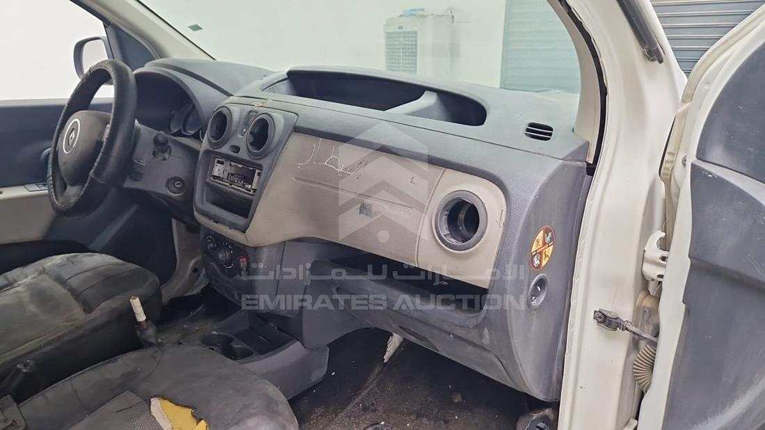 رينو دوكر 2016 — زاوية واجهة الراكب الأمامي الأيمن — صورة 24
