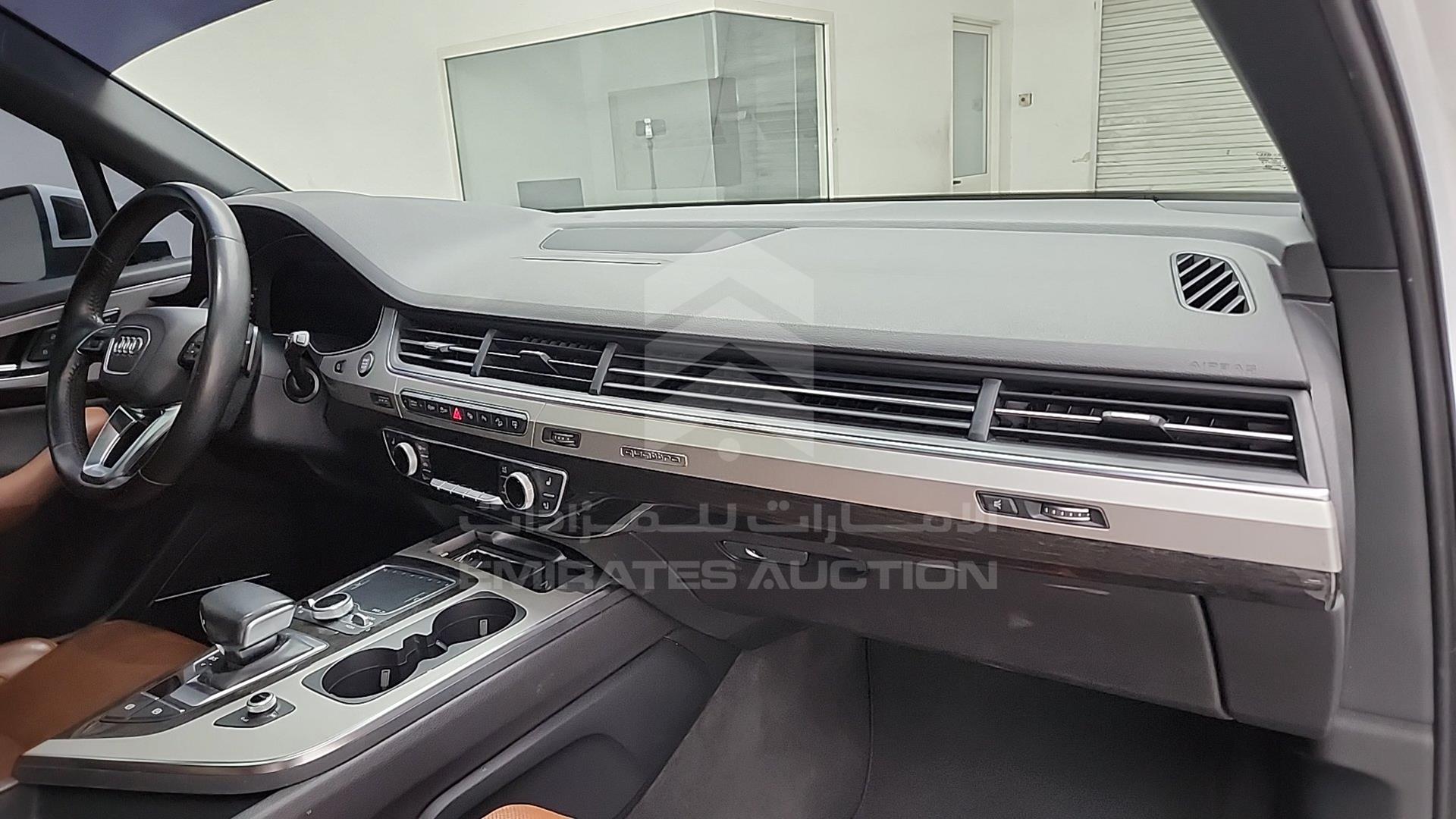 2016 AUDI Q7 VIN: WA1AGDF7XGD001570