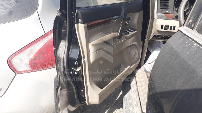 JMYLRV93W8J706001 Auction: EmiratesAuction Lot: 408570 JMYLRV93W8J706001 Mitsubishi Pajero 2008 BLACK Photo 9