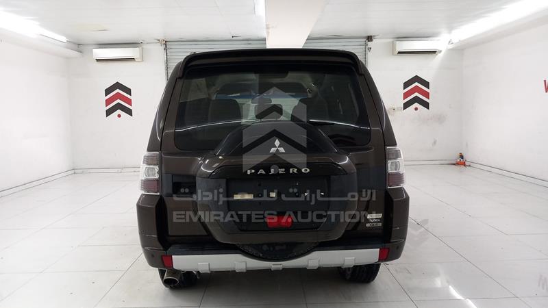 JE4MR62N1HJ708742 Auction: EmiratesAuction Lot: 410744 JE4MR62N1HJ708742 Mitsubishi Pajero 2017 -- Photo 8