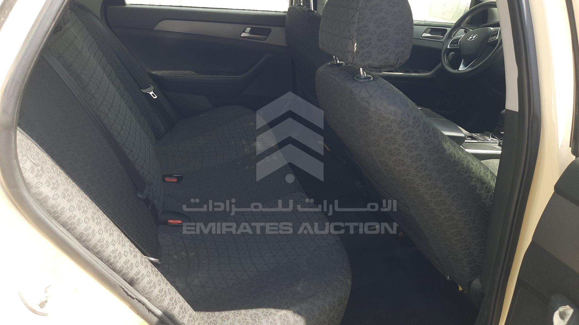 2019 HYUNDAI SONATA VIN: KMHE24136KA093020