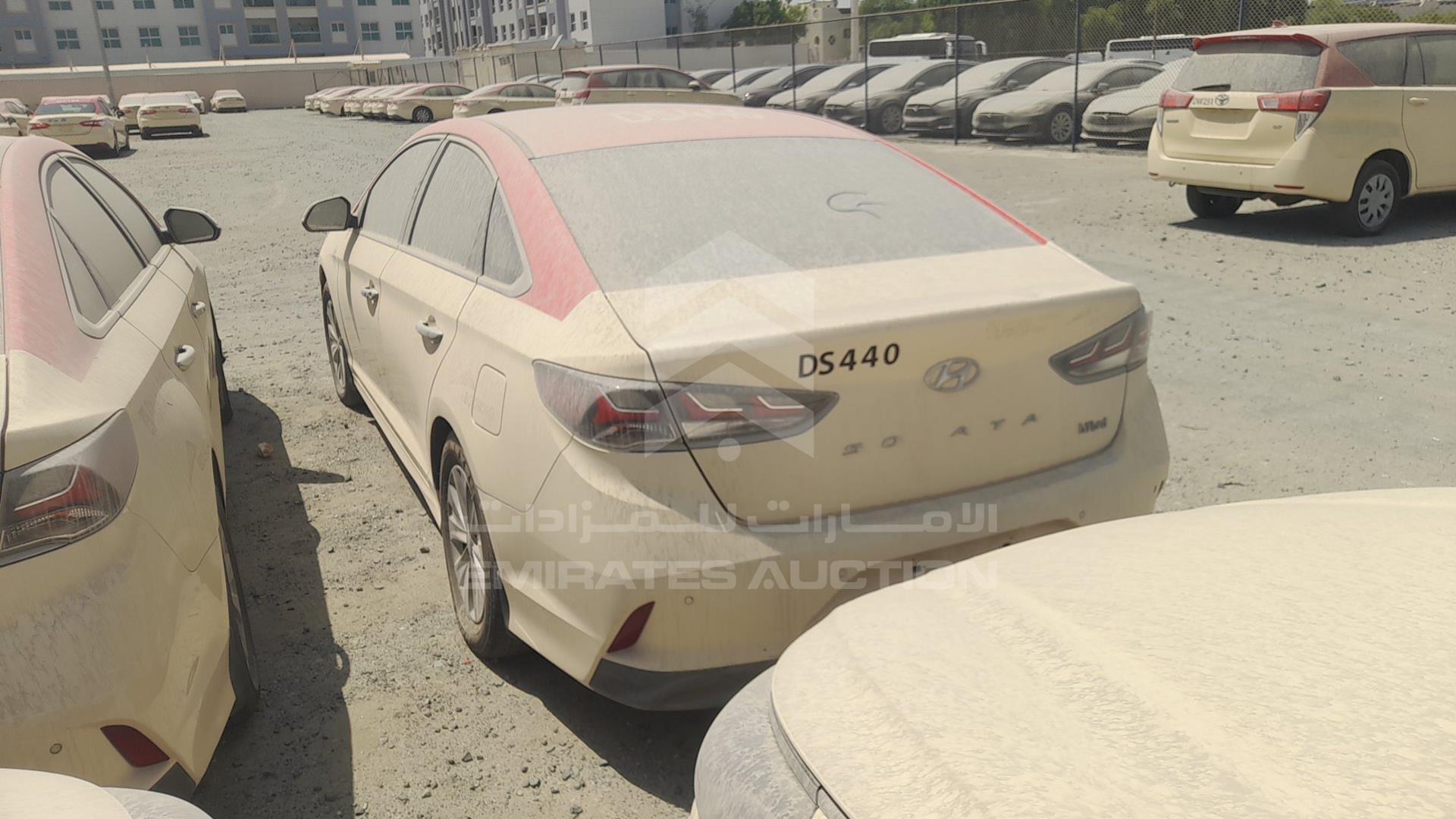 2018 HYUNDAI SONATA VIN: KMHE24136JA082047