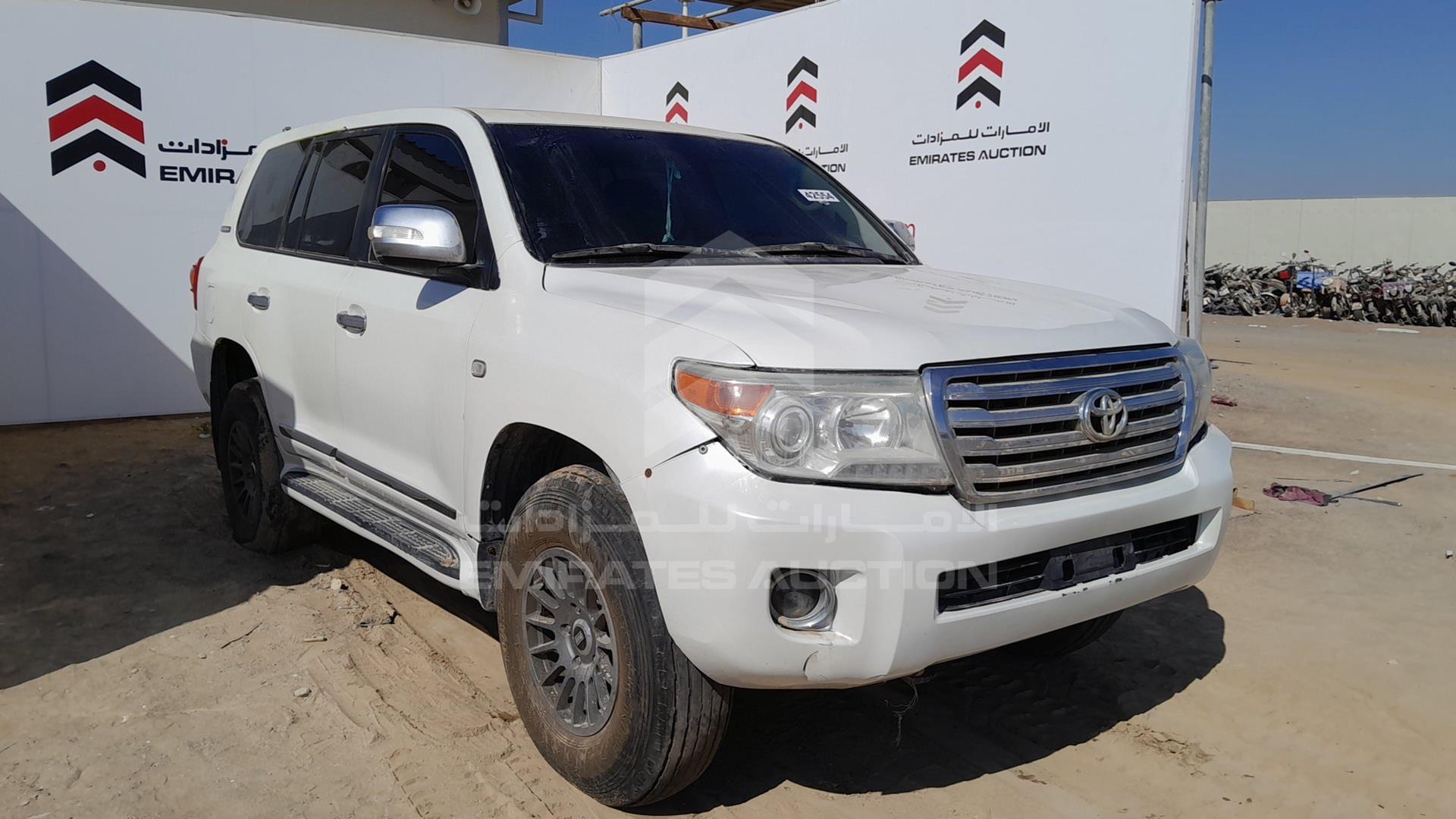2011 TOYOTA LAND CRUISER VIN: JTMHT05J7B4041507