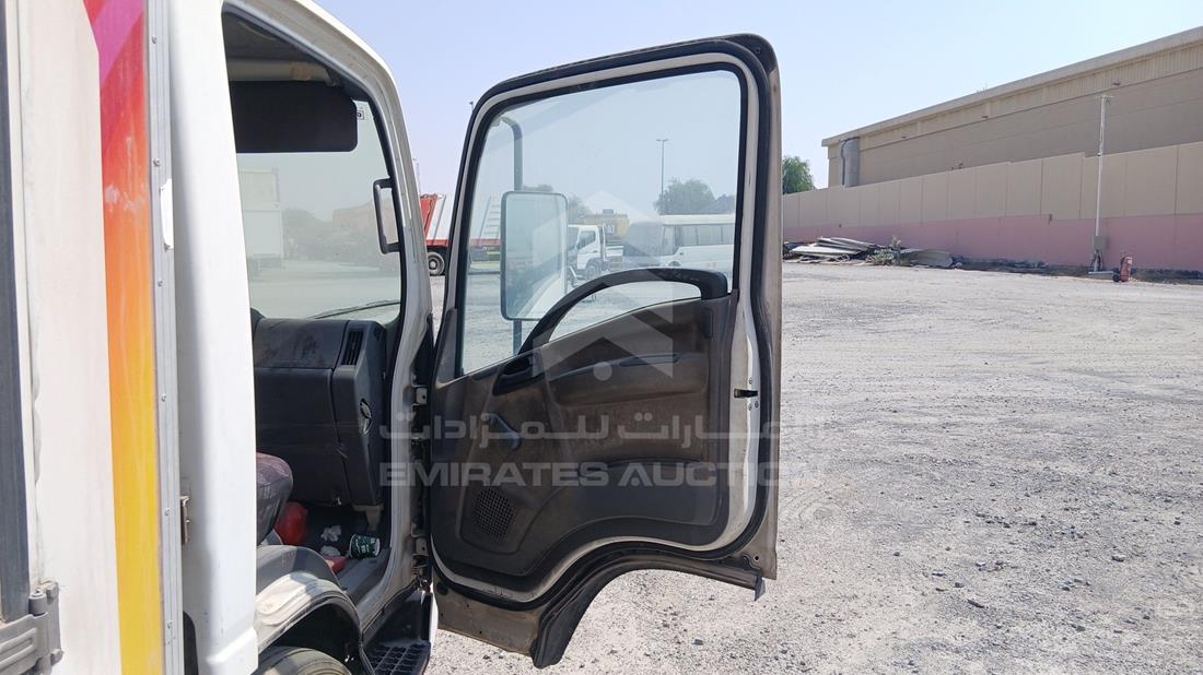 2014 Isuzu Reward NM — Front Right Door — Photo 22