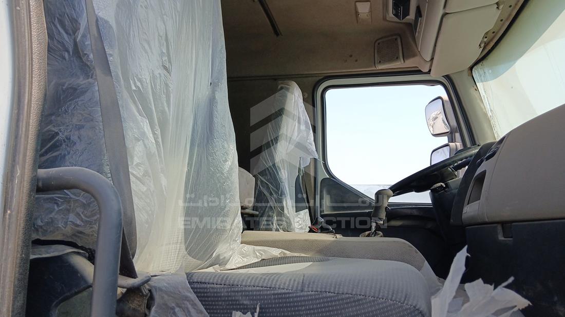 رينو 440 2014 — زاوية الراكب الأمامي للمقعد — صورة 20