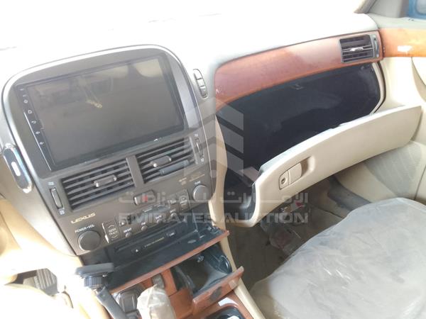 Lexus LS 430 2004 JTHBN36F440145926 Image 24