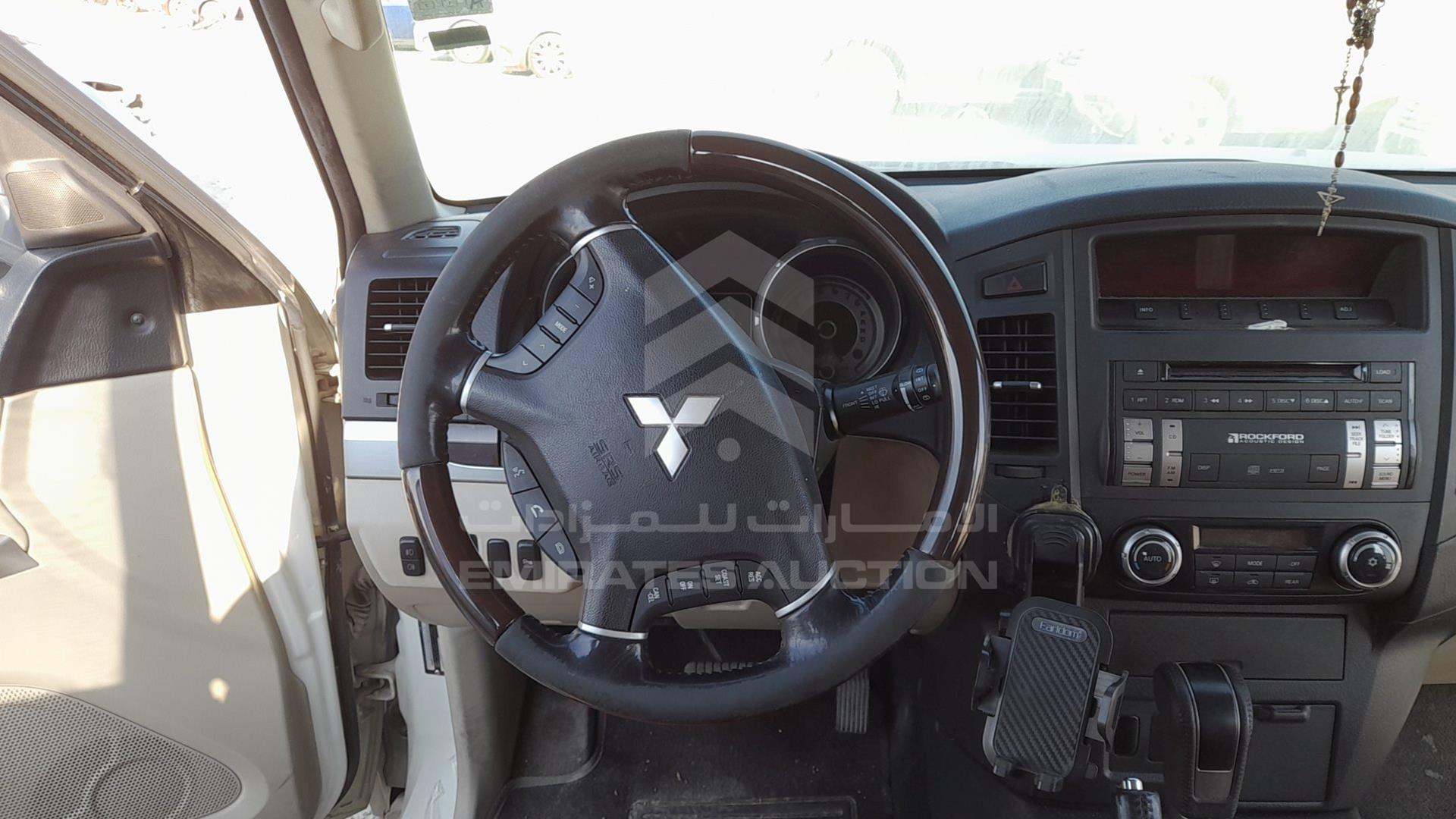 2013 MITSUBISHI PAJERO VIN: JMYLRV95WDJ702310