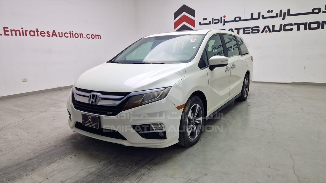 2018 Honda Odyssey — Front Left Angle — Photo 7